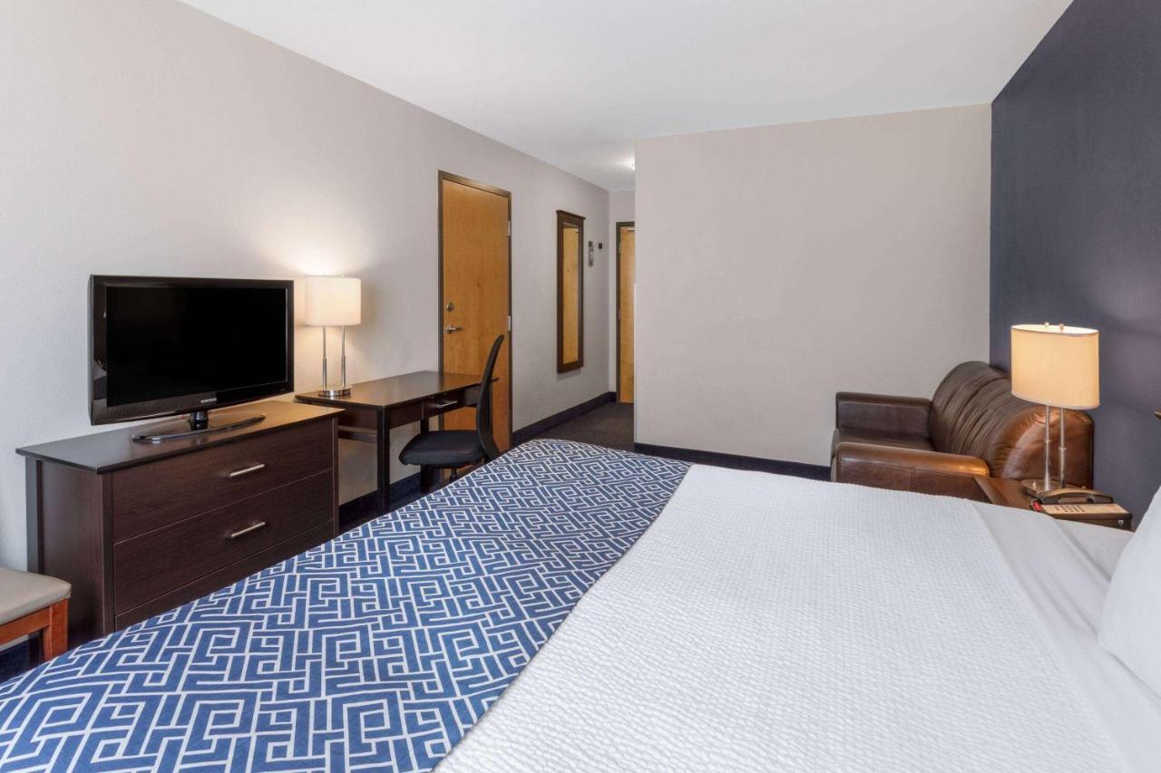 Super 8 By Wyndham Lachenaie/Terrebonne Exteriér fotografie