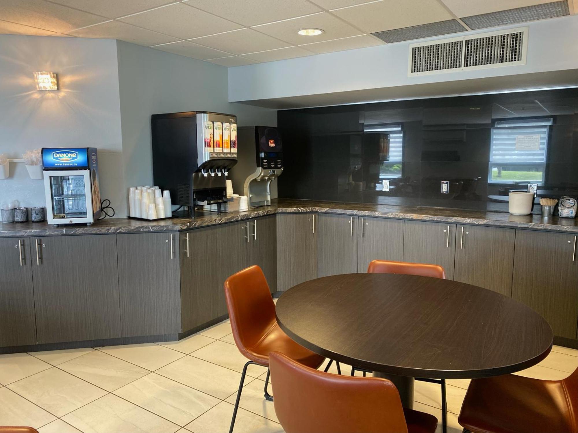 Super 8 By Wyndham Lachenaie/Terrebonne Exteriér fotografie