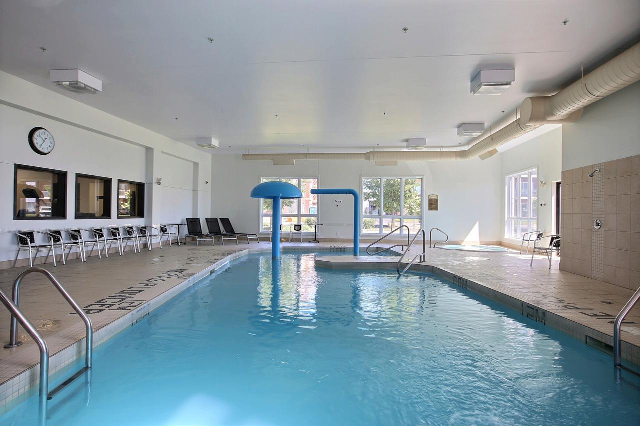 Super 8 By Wyndham Lachenaie/Terrebonne Exteriér fotografie