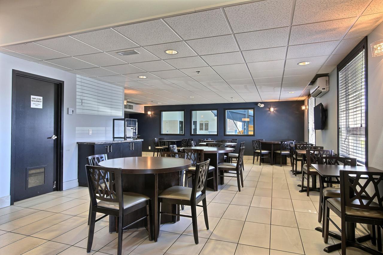 Super 8 By Wyndham Lachenaie/Terrebonne Exteriér fotografie